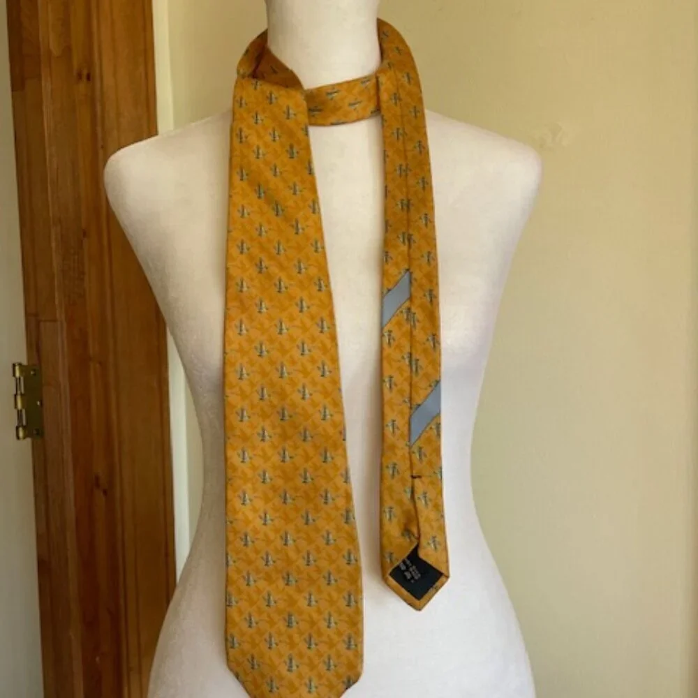 SALVATORE FERRAGAMO Silk Italian Yellow Gold Green Duck Vintage Tie